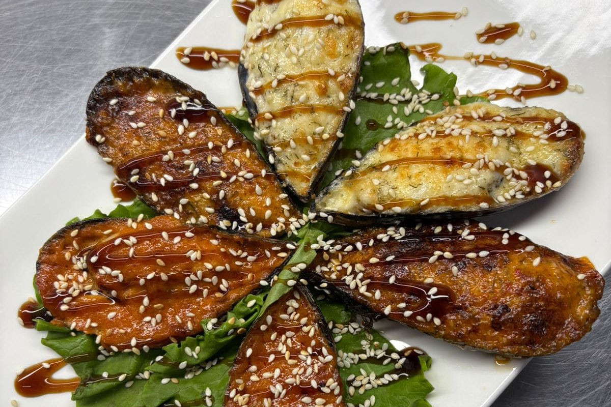 Гигант мидии в соусе Том Ям 